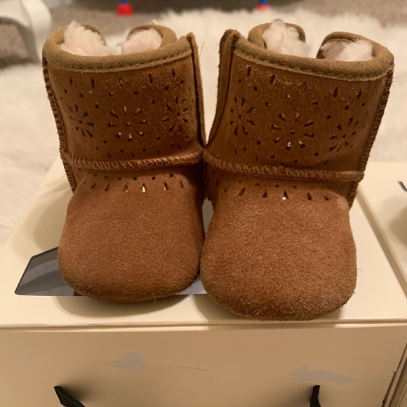 Uggs - Picture 1 of 4